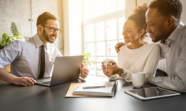 La Communication Transparente : Un Atout pour Renforcer la Confiance avec Vos Collaborateurs et Vos Clients